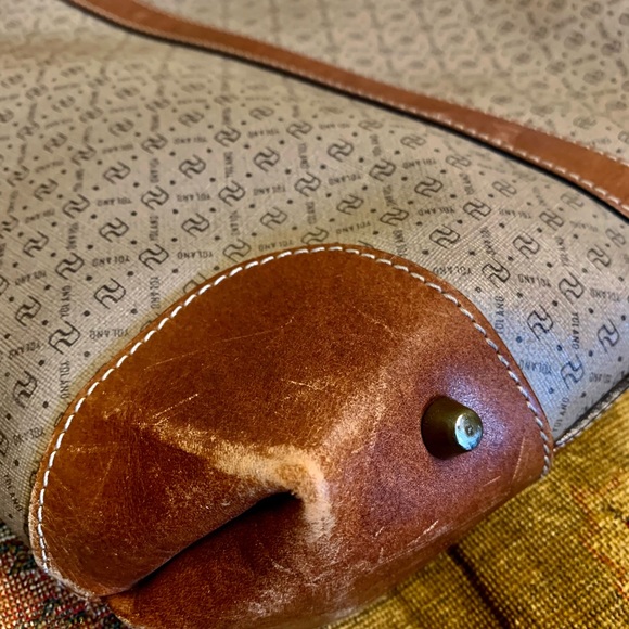 Vintage Cowhide leather bag( Luca style for less) - Picture 7 of 10